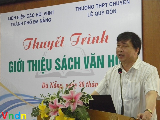 Tổ chức thuyết trình sách văn học (30/03/2015)